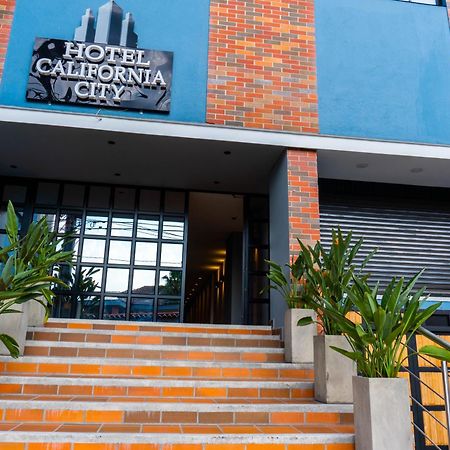 Hotel California City Medellín Zewnętrze zdjęcie