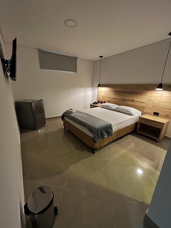 Hotel California City Medellín Zewnętrze zdjęcie