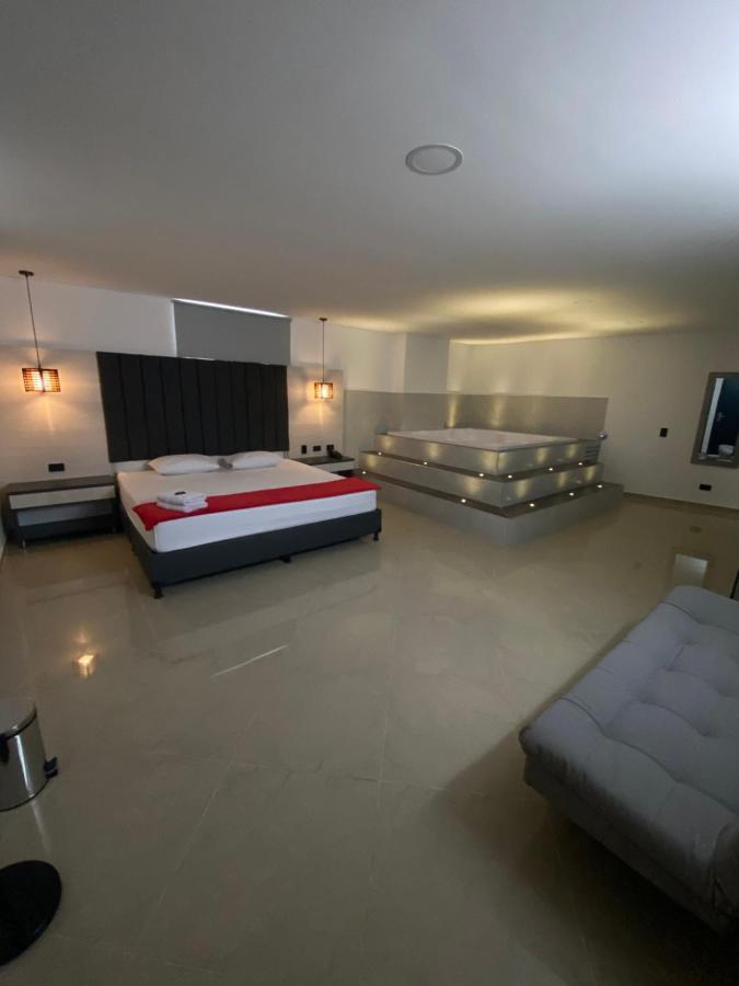Hotel California City Medellín Zewnętrze zdjęcie