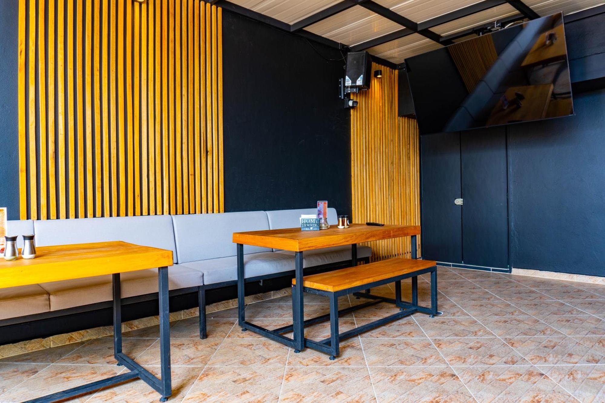 Hotel California City Medellín Zewnętrze zdjęcie