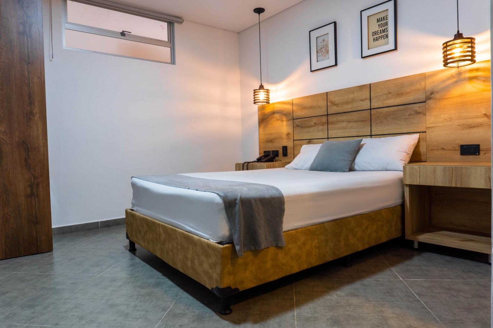 Hotel California City Medellín Zewnętrze zdjęcie